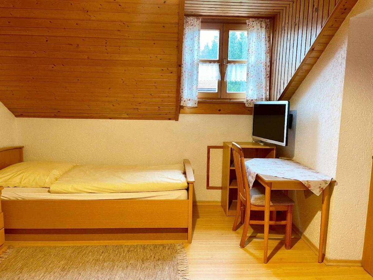 Pension Wiesengrund นอยเชอเนา ภายนอก รูปภาพ