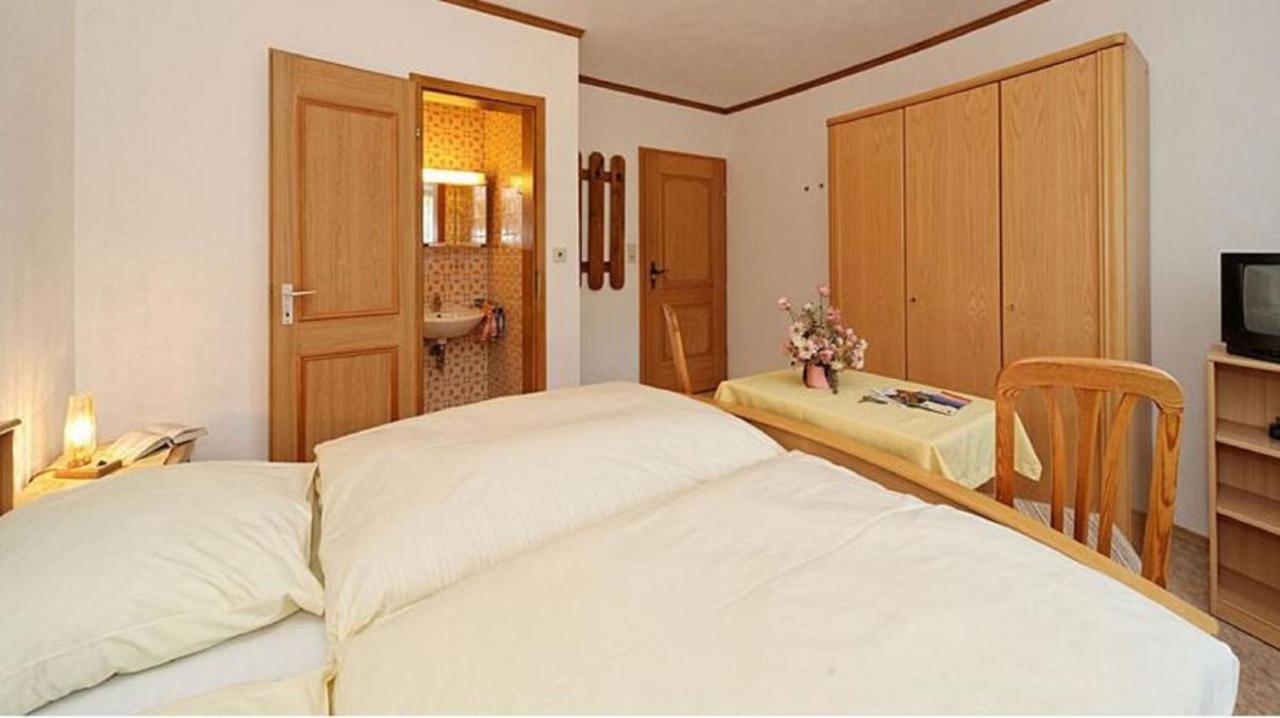 Pension Wiesengrund นอยเชอเนา ภายนอก รูปภาพ