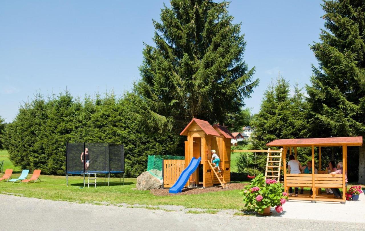 Pension Wiesengrund นอยเชอเนา ภายนอก รูปภาพ